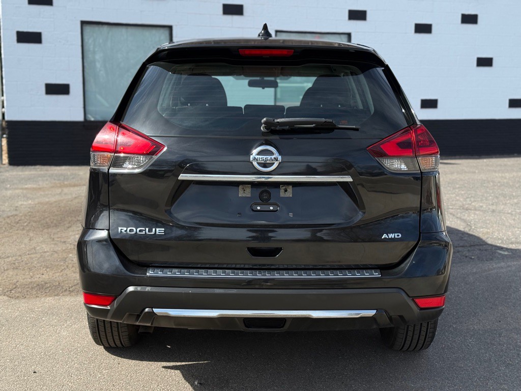 2018 Nissan Rogue Image 16
