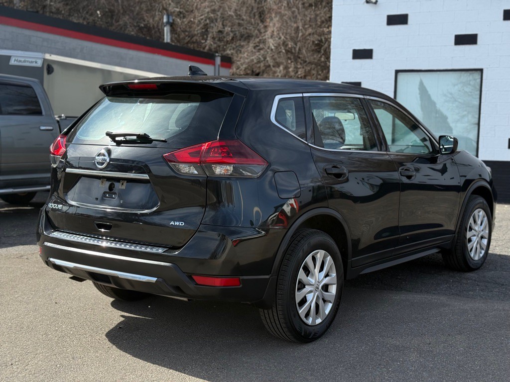 2018 Nissan Rogue Image 17