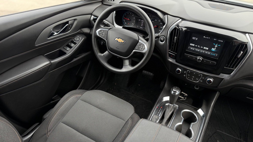 2019 Chevrolet Traverse Image 2