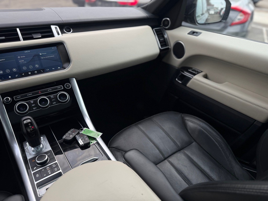 2017 Land Rover Range Rover Sport Image 3