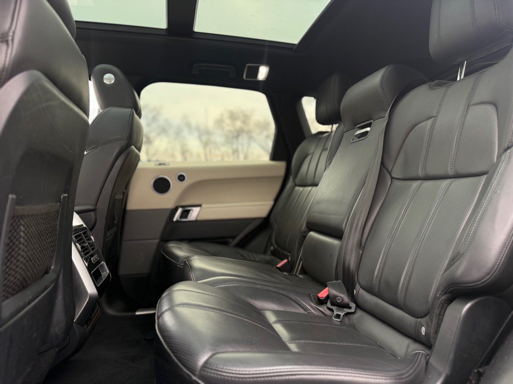 2017 Land Rover Range Rover Sport Image 11