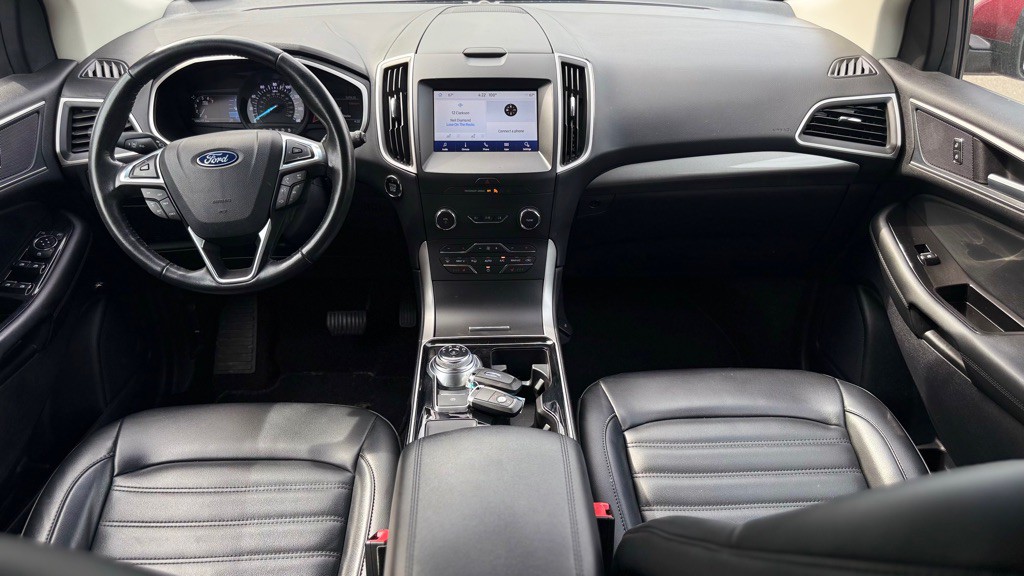 2019 Ford Edge Image 2