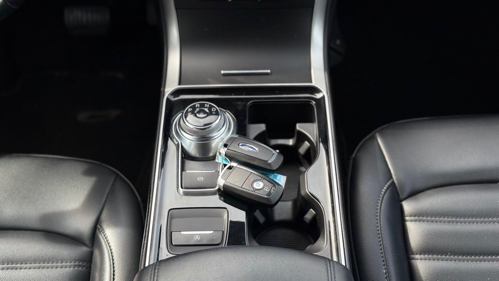 2019 Ford Edge Image 6
