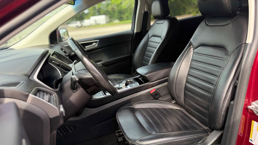 2019 Ford Edge Image 9