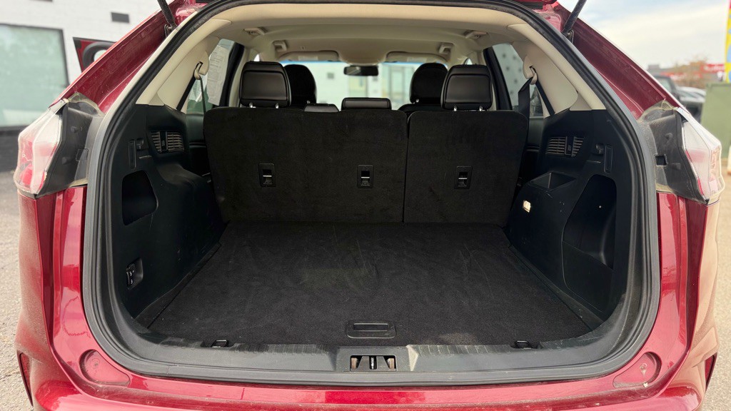 2019 Ford Edge Image 12