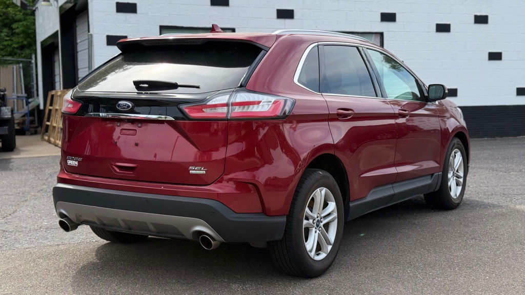 2019 Ford Edge Image 16