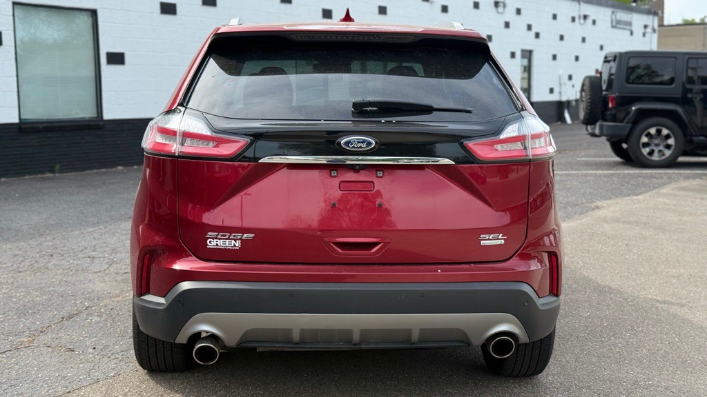 2019 Ford Edge Image 17