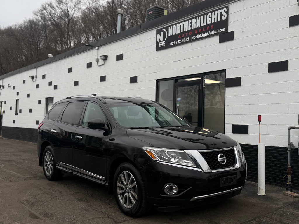 2015 Nissan Pathfinder Image 1