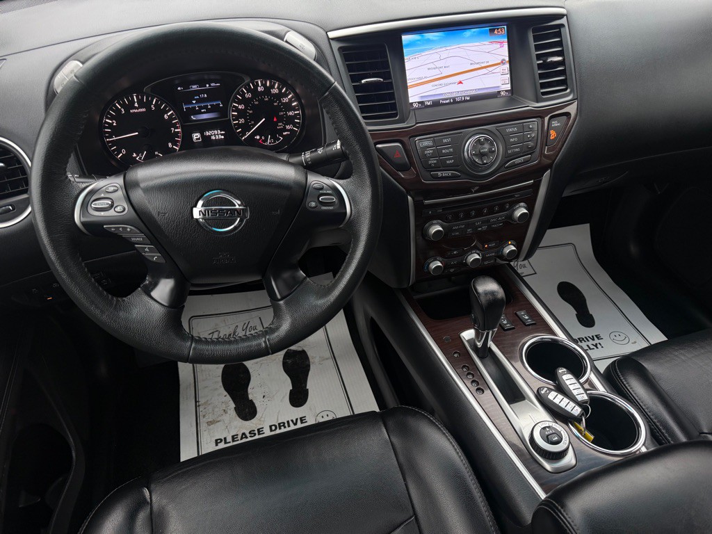 2015 Nissan Pathfinder Image 4