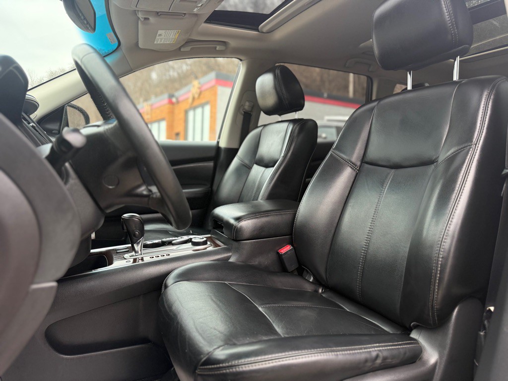 2015 Nissan Pathfinder Image 9
