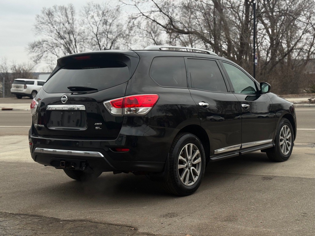 2015 Nissan Pathfinder Image 16