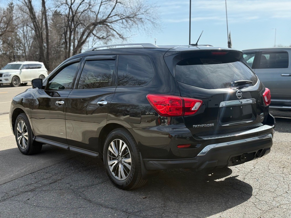 2017 Nissan Pathfinder Image 15