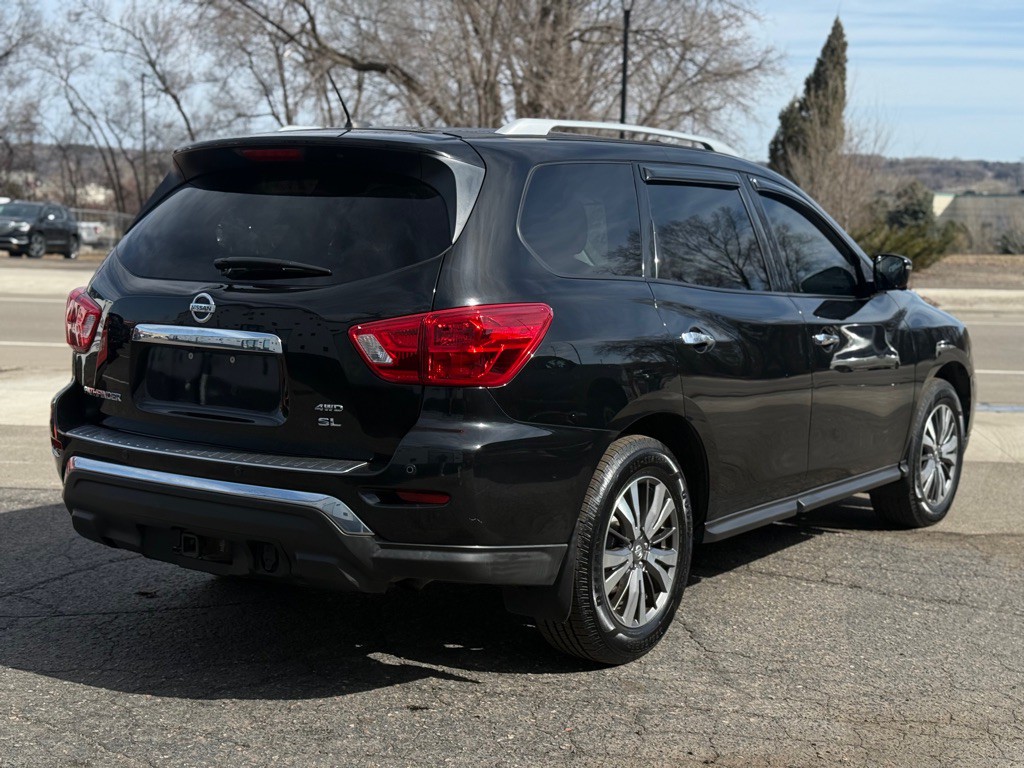2017 Nissan Pathfinder Image 17