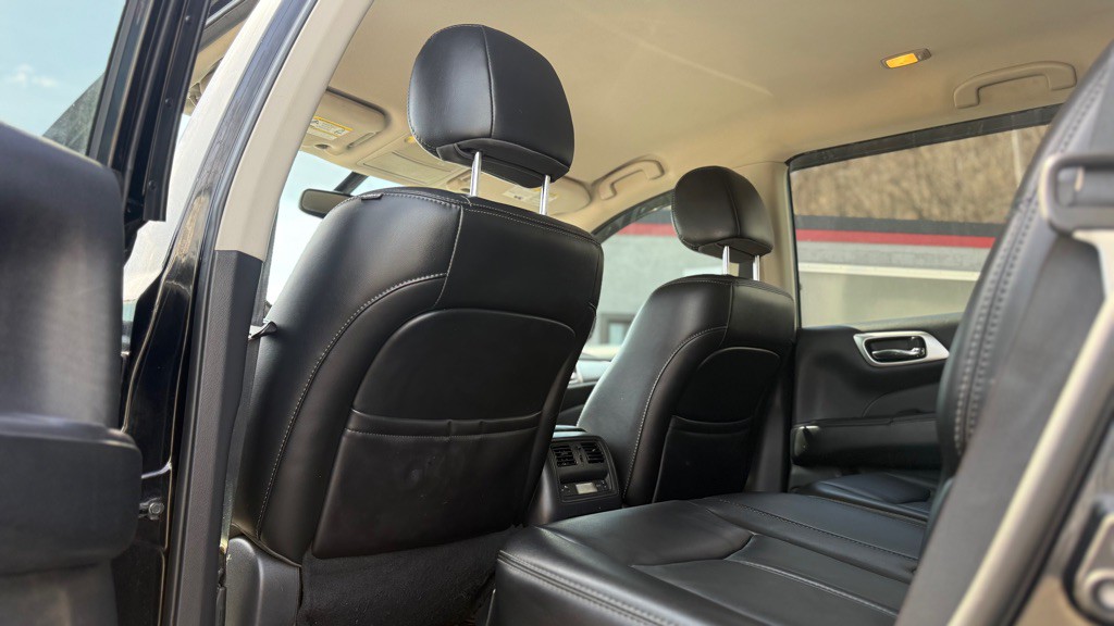 2017 Nissan Pathfinder Image 9
