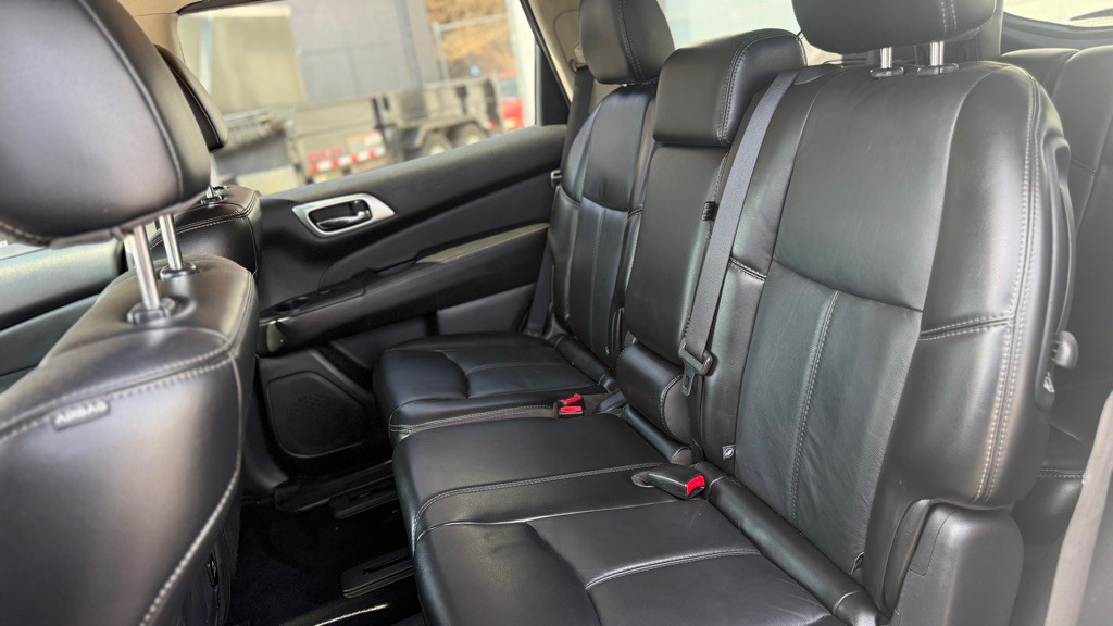 2017 Nissan Pathfinder Image 10