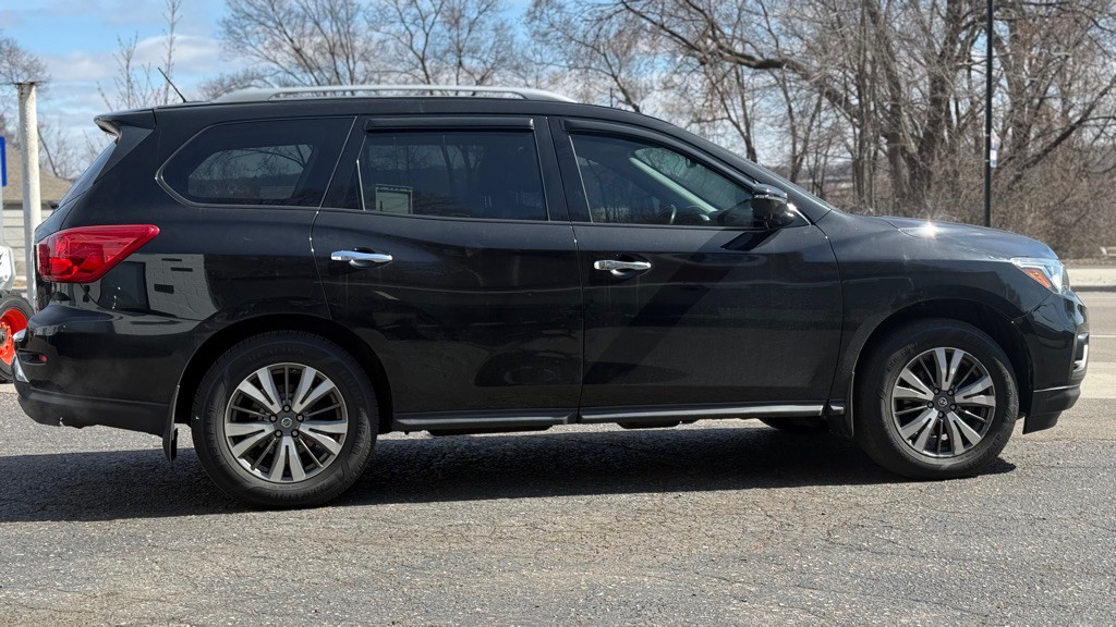 2017 Nissan Pathfinder Image 15
