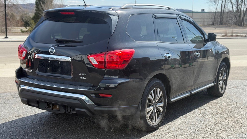 2017 Nissan Pathfinder Image 16