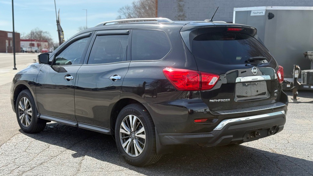 2017 Nissan Pathfinder Image 18
