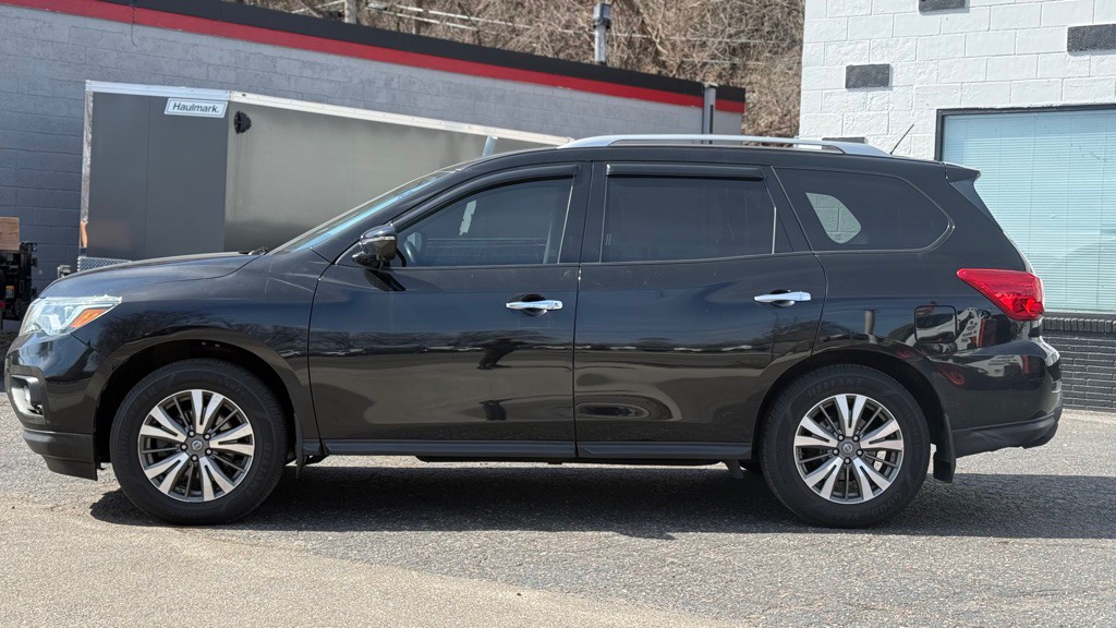 2017 Nissan Pathfinder Image 19