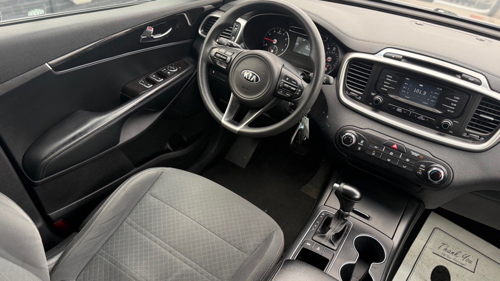 2018 Kia Sorento Image 2