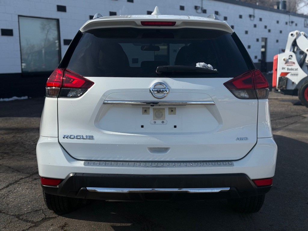 2017 Nissan Rogue Image 17