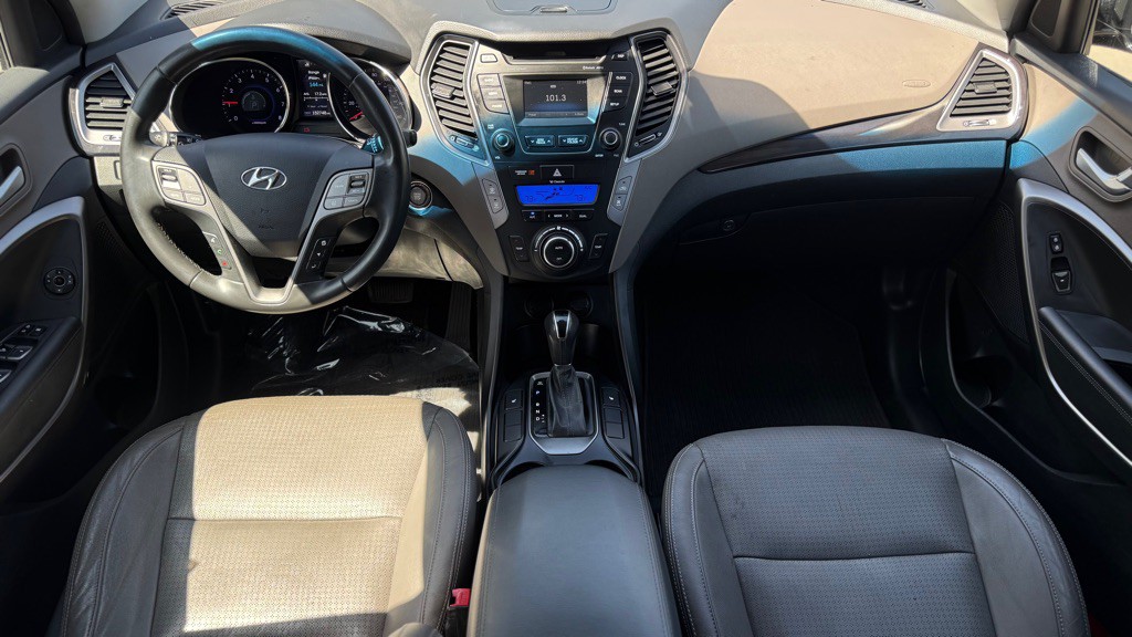 2014 Hyundai Santa Fe Image 2
