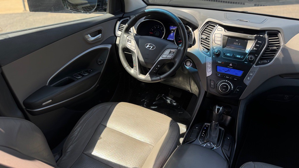 2014 Hyundai Santa Fe Image 3