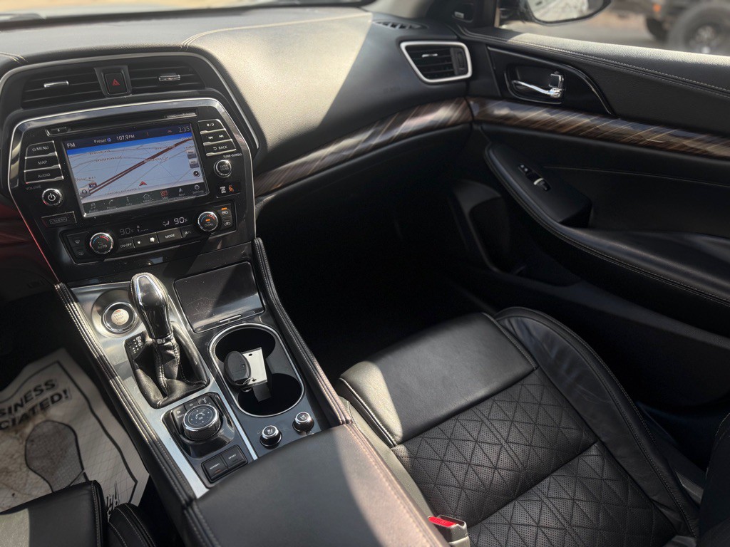 2017 Nissan Maxima Image 3