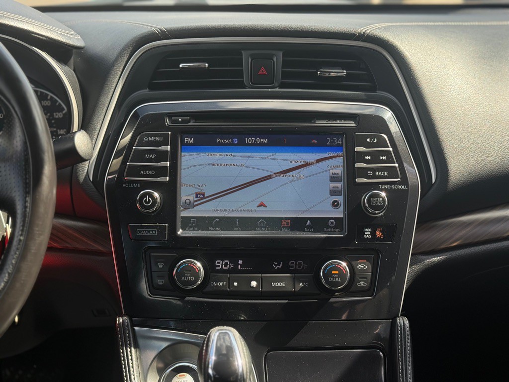 2017 Nissan Maxima Image 6