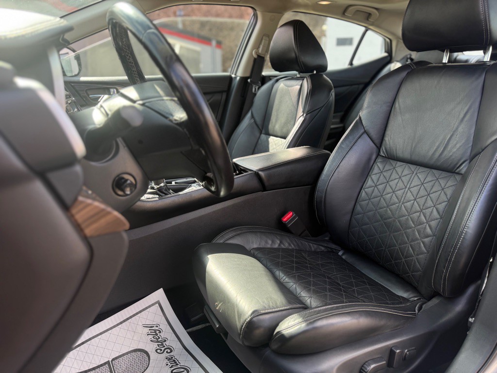 2017 Nissan Maxima Image 9