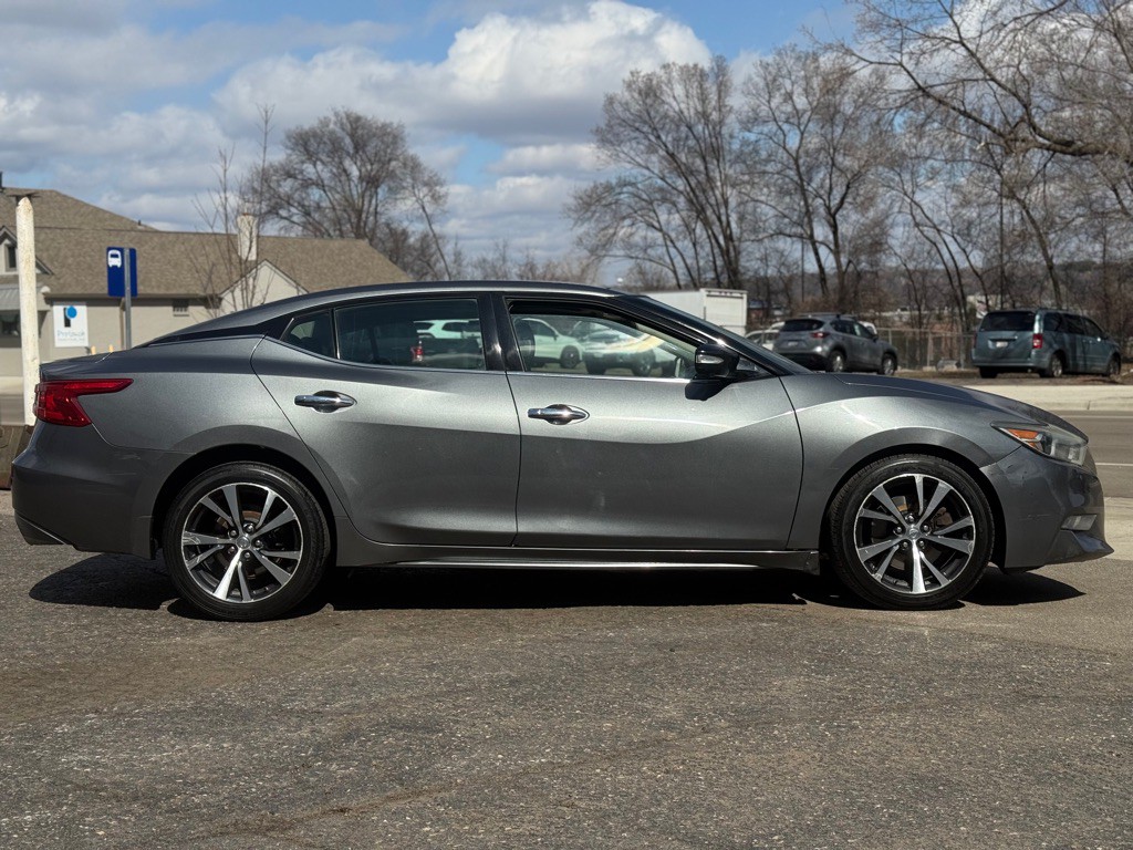 2017 Nissan Maxima Image 13