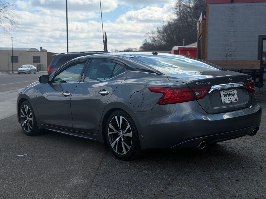 2017 Nissan Maxima Image 16