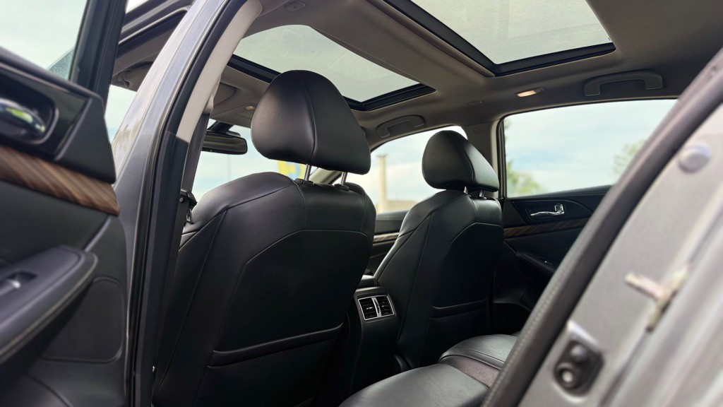 2017 Nissan Maxima Image 10
