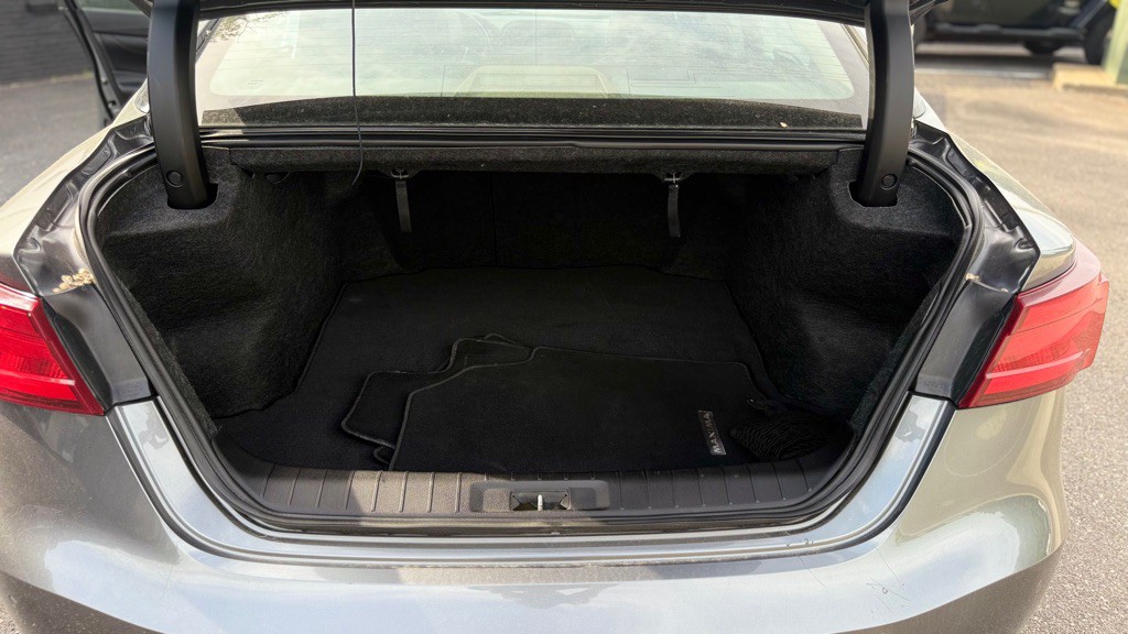 2017 Nissan Maxima Image 12