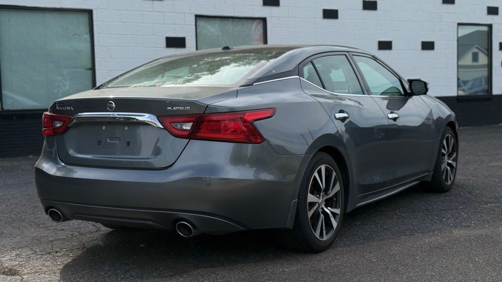 2017 Nissan Maxima Image 16