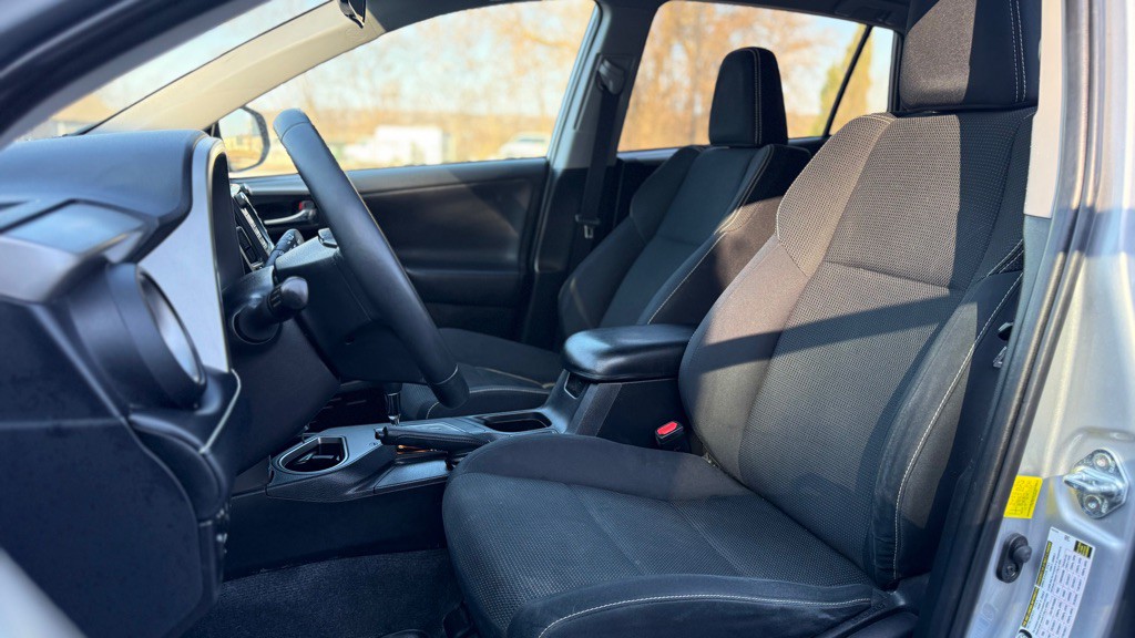 2016 Toyota Rav4 Image 8