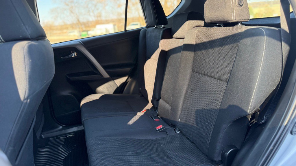 2016 Toyota Rav4 Image 10