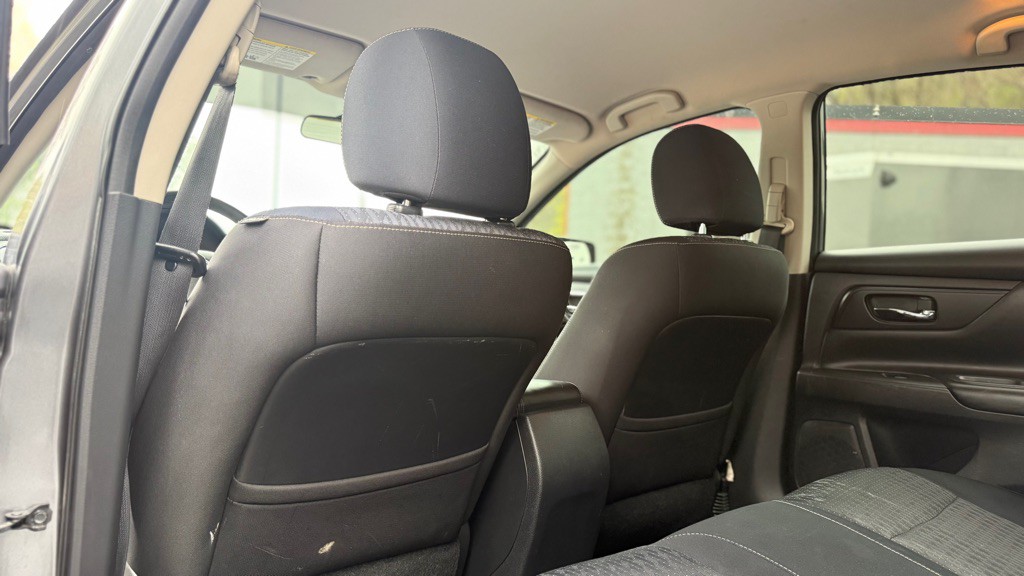 2016 Nissan Altima Image 9