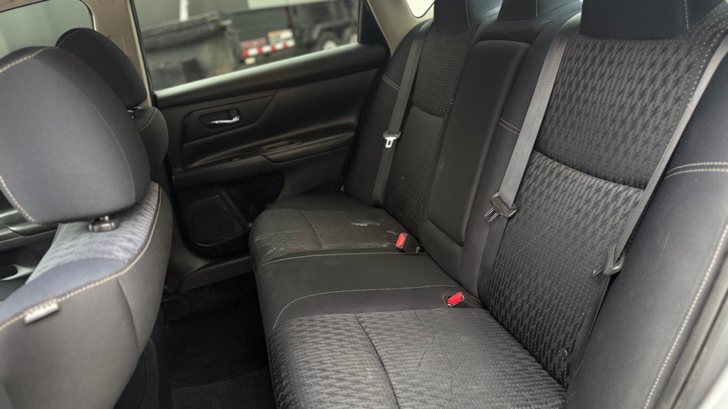 2016 Nissan Altima Image 10