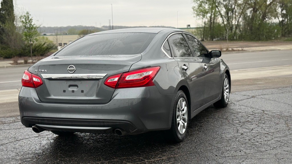 2016 Nissan Altima Image 14