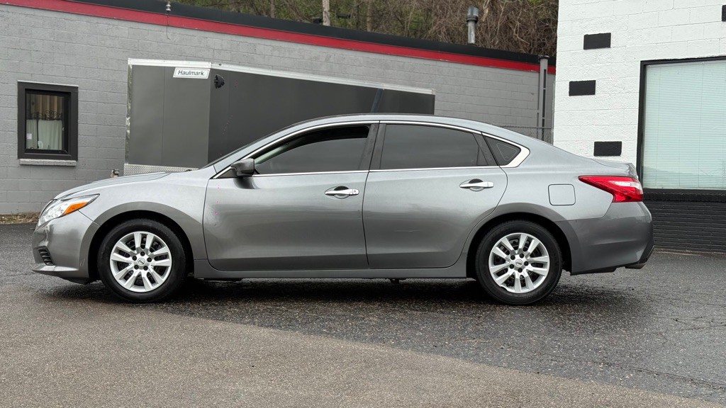 2016 Nissan Altima Image 17