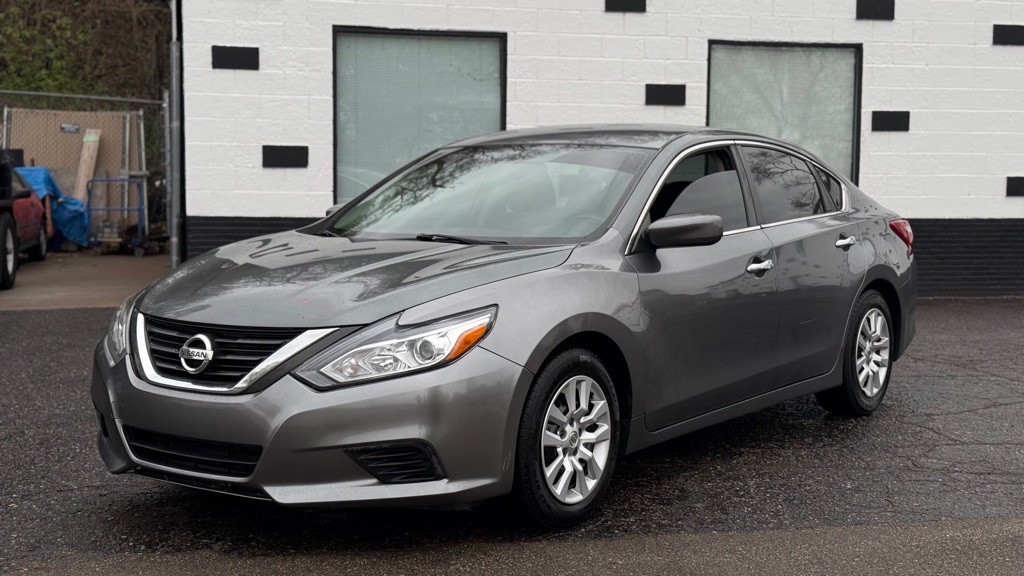2016 Nissan Altima Image 18