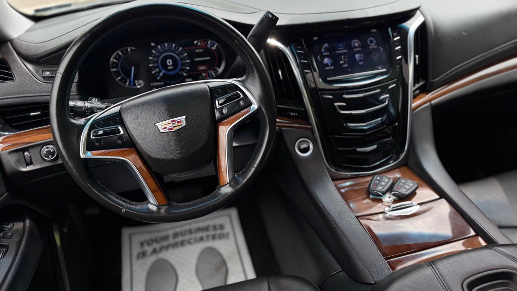 2017 Cadillac Escalade Image 5