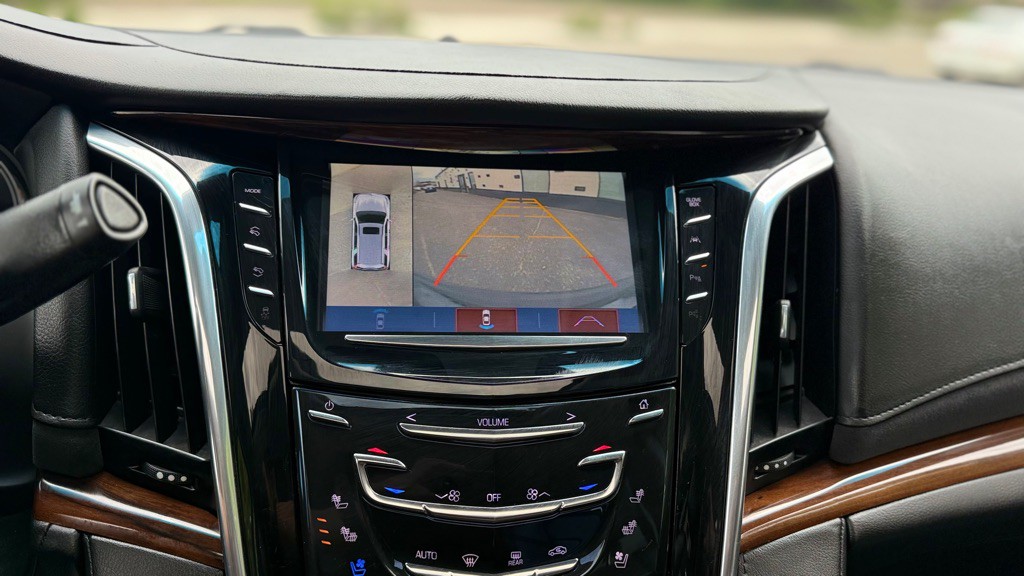 2017 Cadillac Escalade Image 8