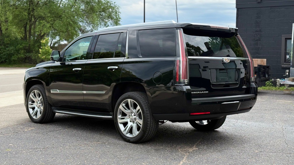 2017 Cadillac Escalade Image 17