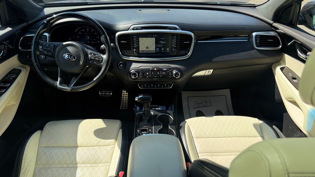 2017 Kia Sorento Image 2