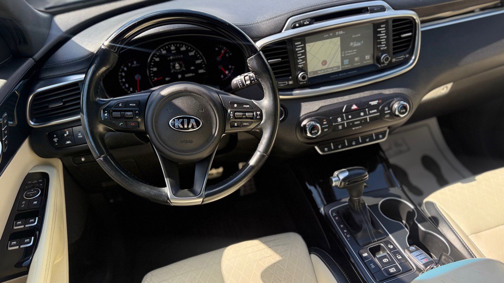 2017 Kia Sorento Image 8