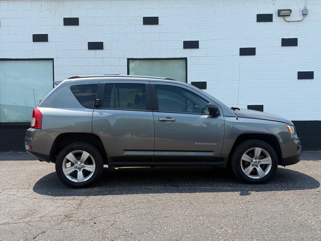 2013 Jeep Compass Image 11