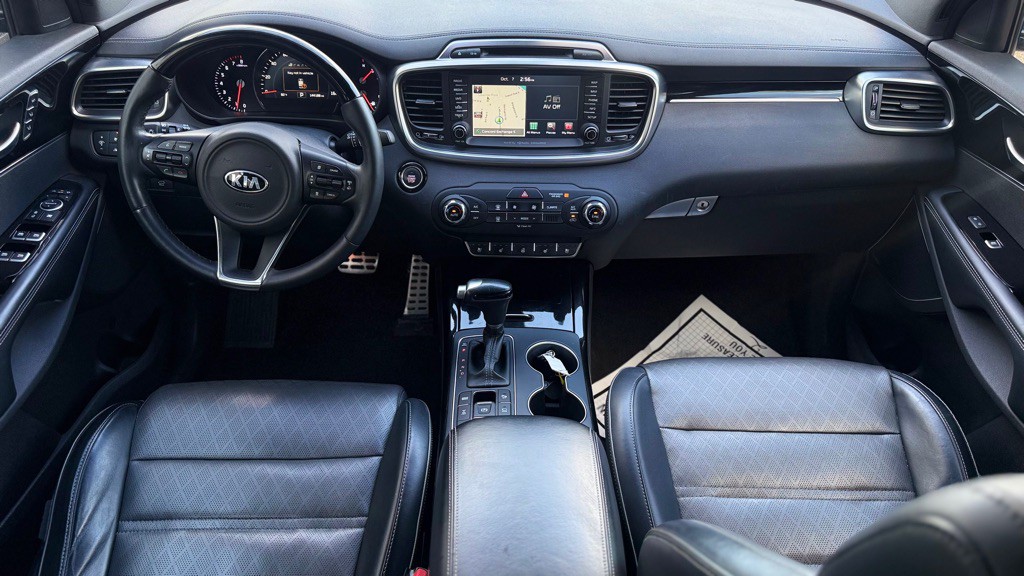 2017 Kia Sorento Image 2