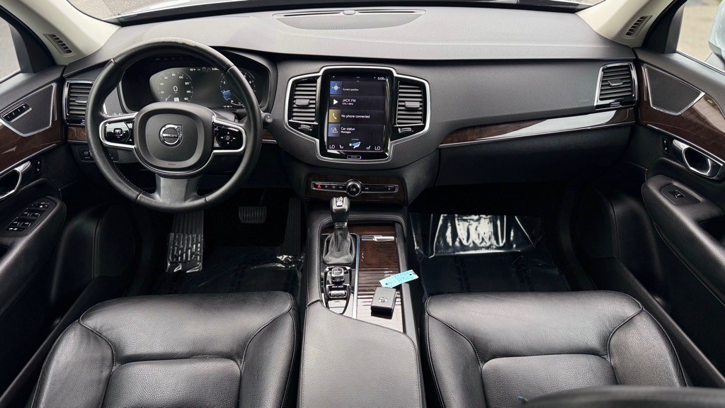 2017 Volvo XC90 Image 2